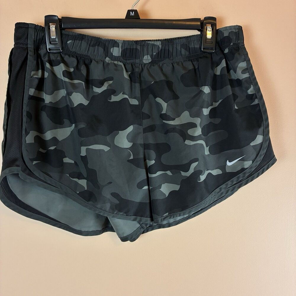 Nike Dri Fit Women's Athletic Black Camo Shorts Size Large